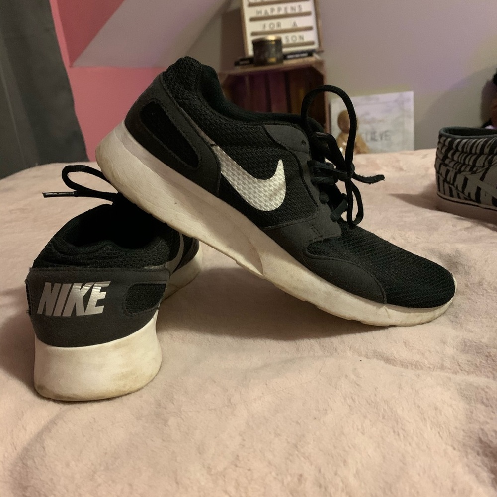 NIKE SNEAKERS